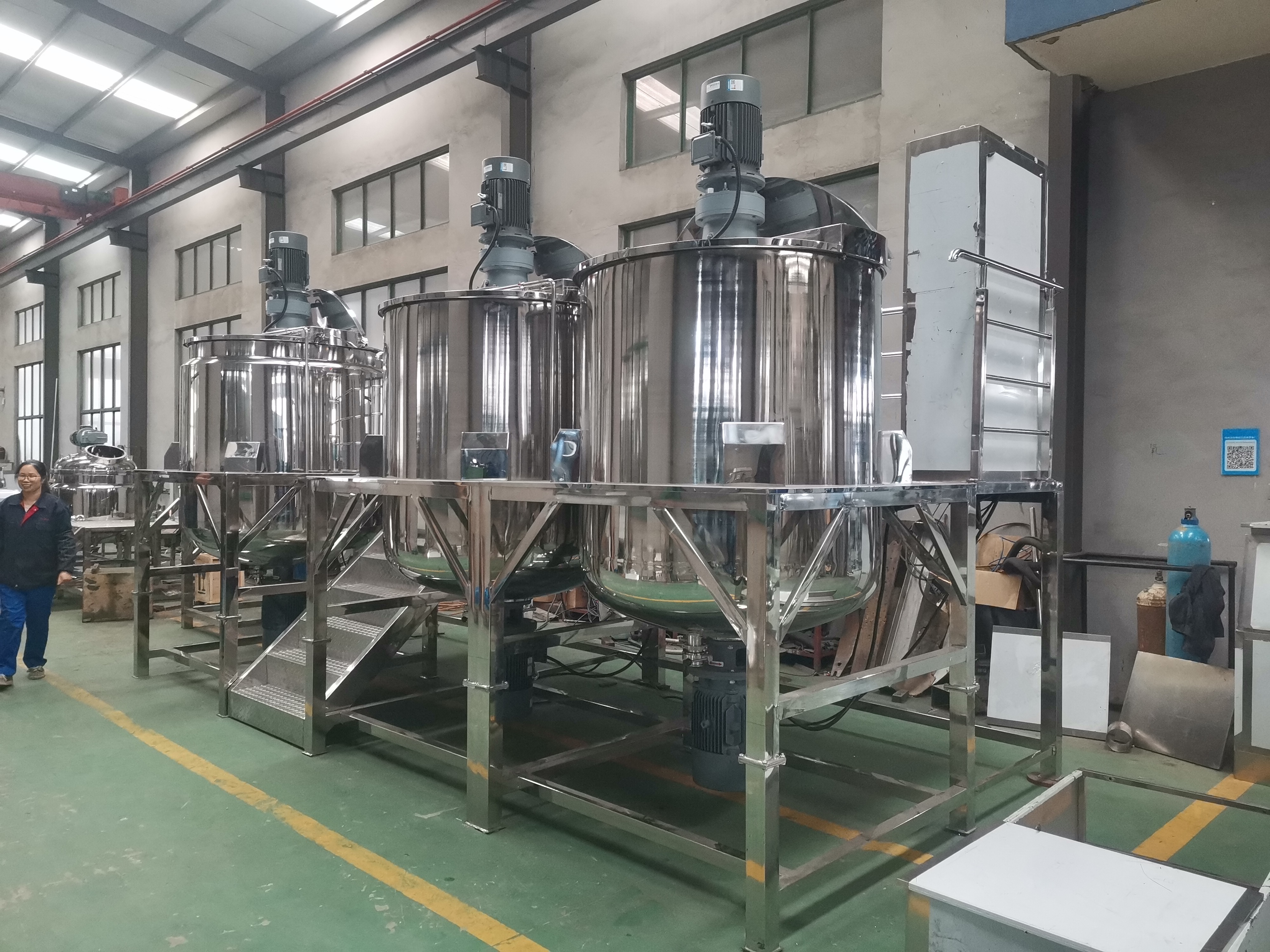 底部下均質(zhì)乳化機(jī)有哪些優(yōu)勢？[鈺翔機(jī)械]