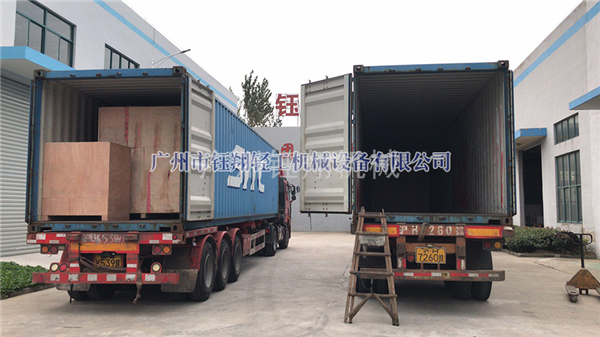 為什么客戶傾向于選購(gòu)定制型的下均質(zhì)乳化機(jī)？【鈺翔】